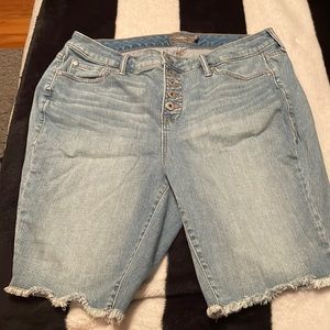 Torrid Bermuda shorts size 14